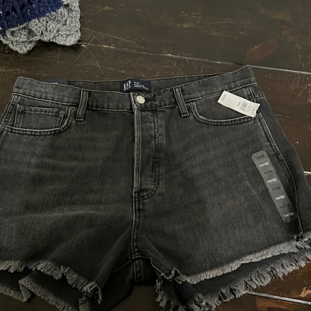 Brand new gap denim black high-rise, cheeky shorts size 14, button up
